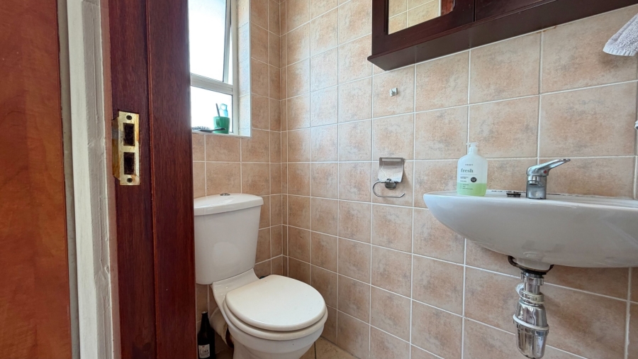 3 Bedroom Property for Sale in Gordons Bay Central Western Cape